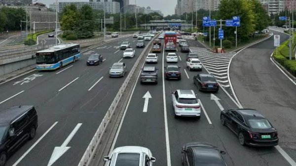 配亿多配资 为什么禁止网约车“一口价”既伤乘客，也伤司机？
