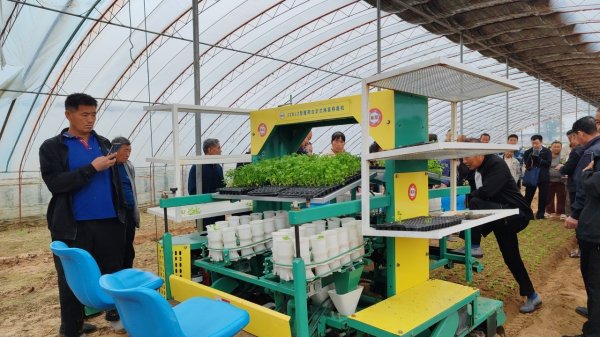 贵海国际 工友创业铺就“芹”劳致富路